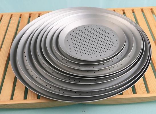 Khay nướng bằng nhôm đục lỗ Khay bánh pizza đục lỗ tròn 16 inch được Anodised cứng